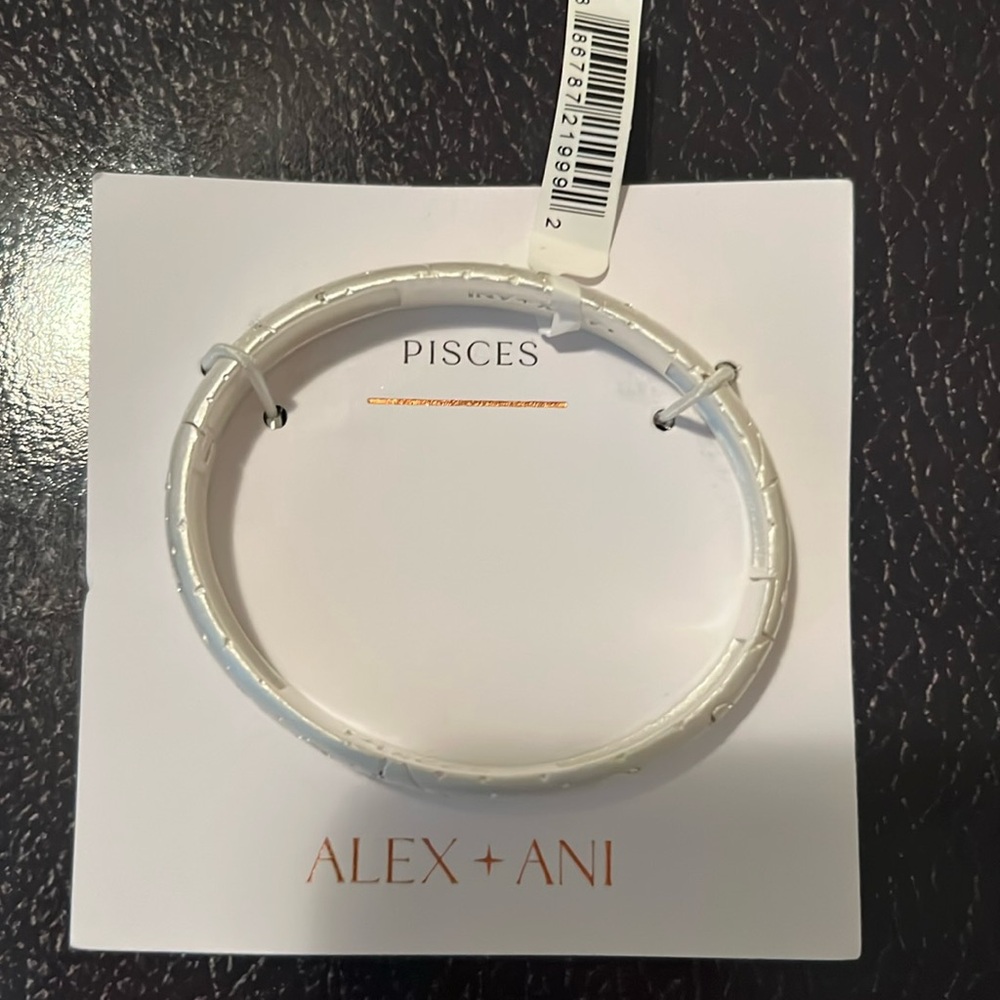 NWT. Alex + Ani Pisces bracelet